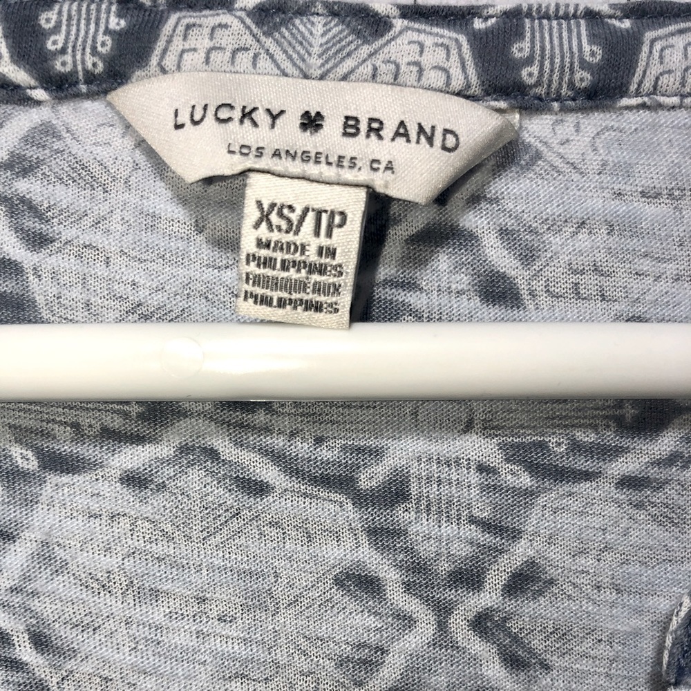 ๐งLucky Brand Light blue patterned Peasant Top - Picture 3 of 10